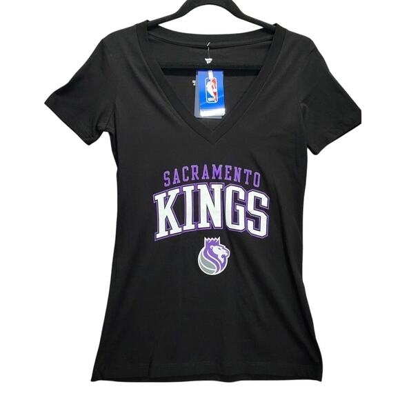 Fanatics Tops - Fanatics NWT Womens T-Shirt Size Medium Basketball Sacramento Kings Black V-Neck